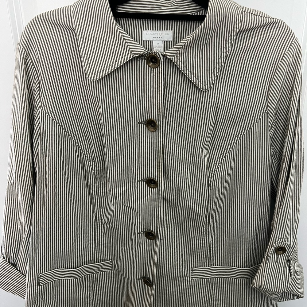 Women’s Charter Club Button Down Pin Stripped Jacket.   1X    3/4 Length Sleeve